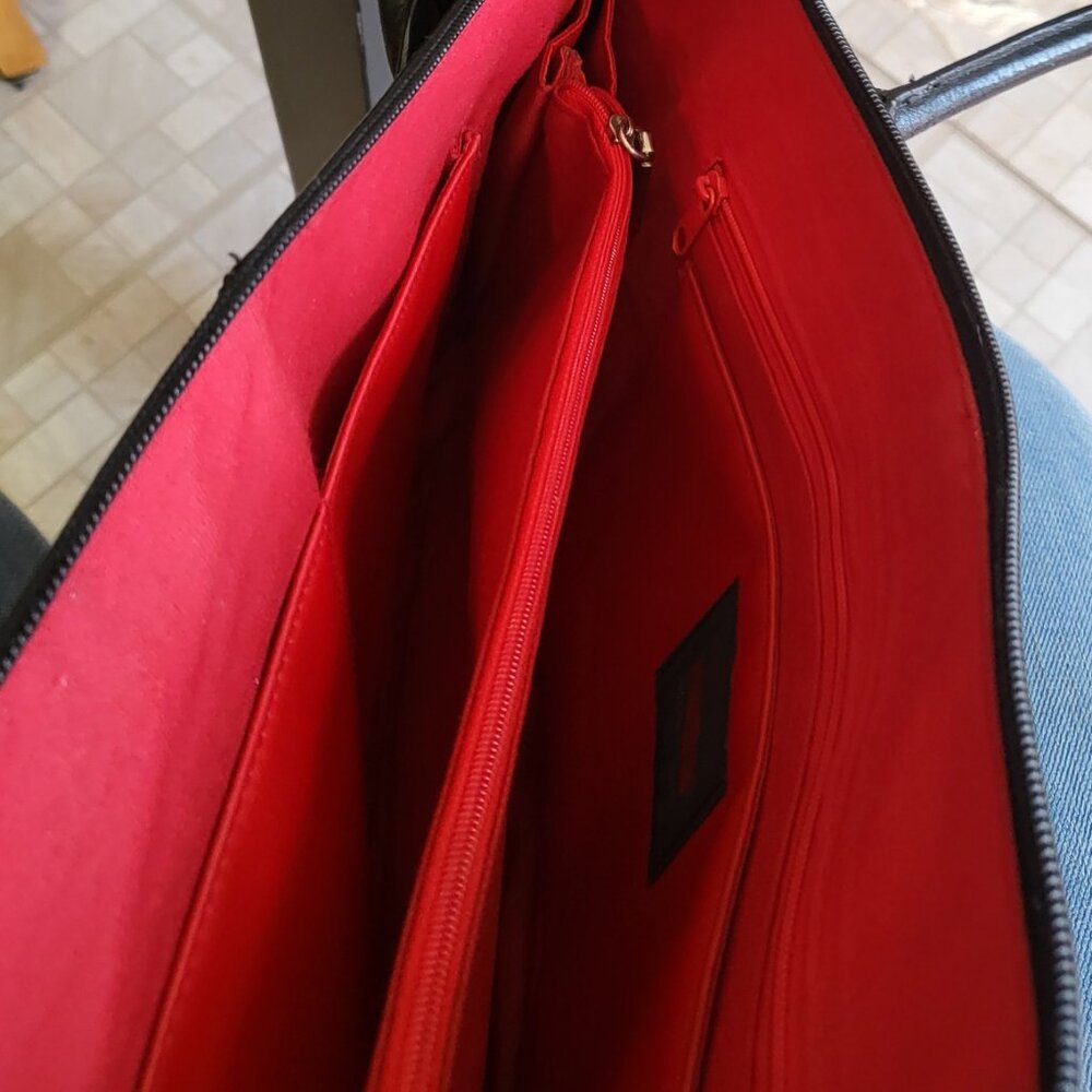 HOBO International Handbag - Picture 5 of 8
